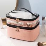 accessoires de beauté en grand vanity
