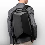 sac à dos rigide avec chargeur USB