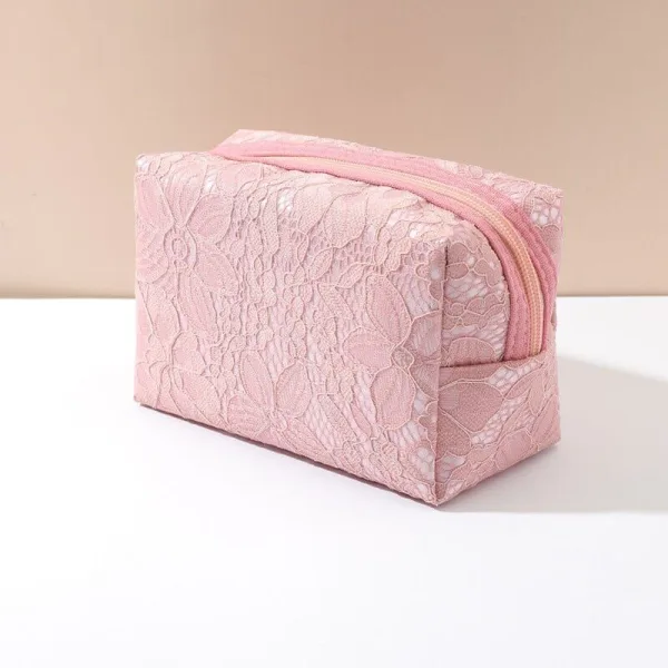 trousse de maquillage motif dentelle rose