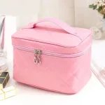 trousse de toilette élégante matelassée