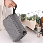 trousse de toilette grise TravelBasics