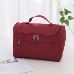 trousse de toilette moderne à suspendre