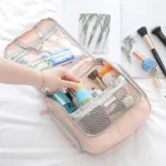 trousse de toilette pratique avec accrochage