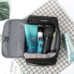 trousse de toilette voyage facile à transporter