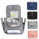 trousse de voyage rose à suspendre