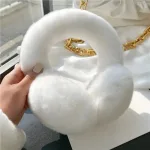 cache oreille fourrure blanche
