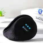 cache oreille pour écouter de la musique