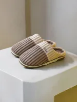 chausson côtelé avec semelle antidérapante