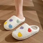 chaussons confortables cœur multicolore