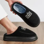 chaussons confortables homme avec design journal