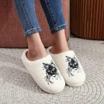 chaussons confortables motif chat