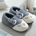 chaussons daim avec motif mignon
