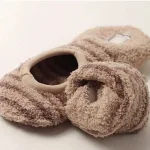 chaussons de maison en hiver