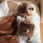 chaussons décorés de hérissons