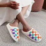 chaussons design carreaux colorés