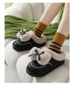 chaussons douillets à l'intérieur