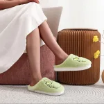 chaussons douillets Noël Monstre