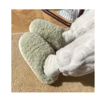 chaussons doux aux motifs hivernaux