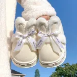 chaussons doux gros lapin
