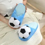 chaussons en forme de ballon de foot