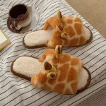 chaussons en peluche girafe