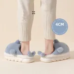 chaussons en peluche requin
