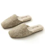 chaussons en soie motifs floraux
