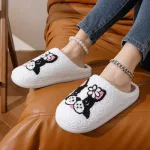 chaussons en tissu bouledogue et motifs de fleurs