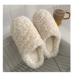 chaussons en tissu doux pour l'hiver