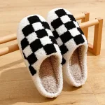 chaussons en tissu échiquier