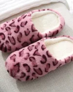 chaussons femme léopard en peluche
