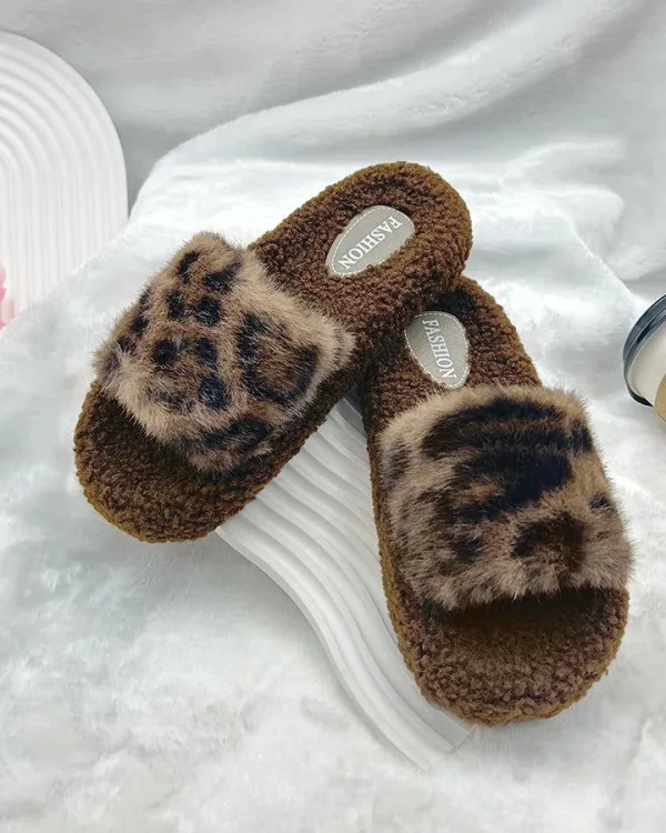 chaussons femme léopard fourrure confort