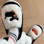chaussons teckel en peluche