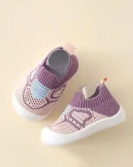 chaussures légères pour bébé