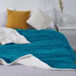 plaid douillet turquoise à fourrure sherpa Blandine