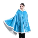 poncho bleu azur en polaire avec poches latérales