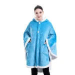 poncho géant bleu azur confortable et pratique