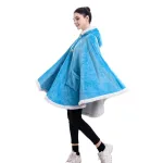 poncho plaid bleu azur pour les soirées cocooning