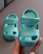 sandale enfant à la mode